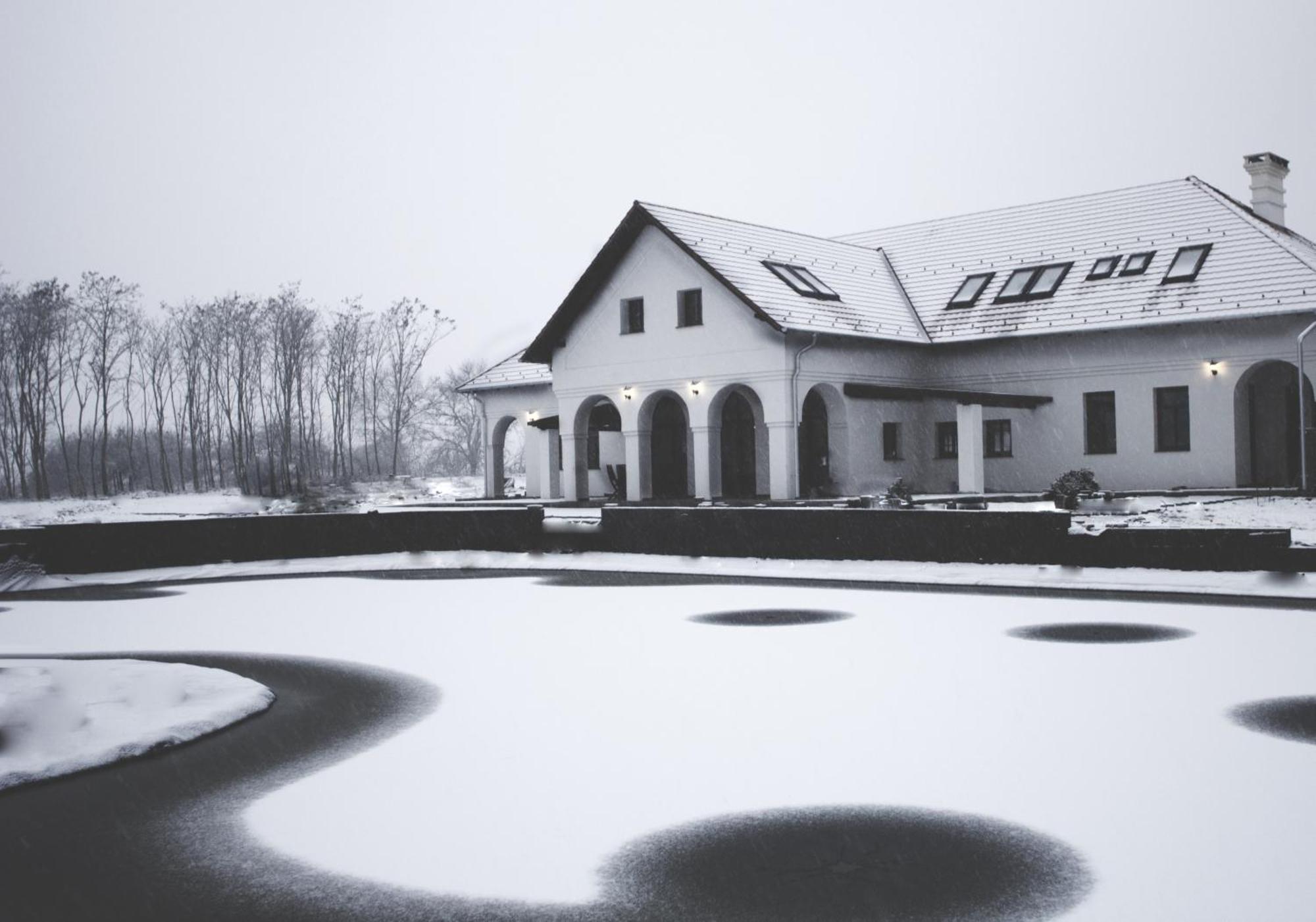 Deak Udvarhaz Hotel Kakucs Exterior photo