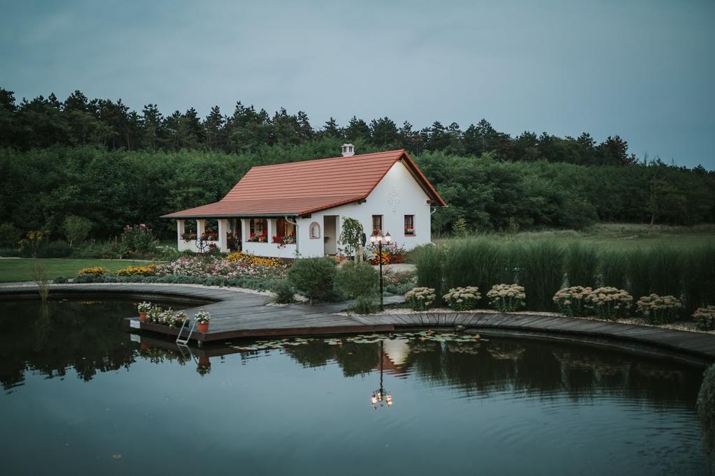Deak Udvarhaz Hotel Kakucs Exterior photo